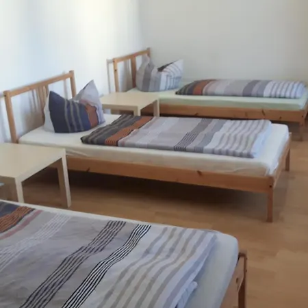 Apartment -fairmieten-leipzig De- Preiswerte Nähe Bmw Für Monteure - Portitzer Str