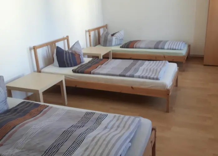 Apartment -fairmieten-leipzig De- Preiswerte Nähe Bmw Für Monteure - Portitzer Str